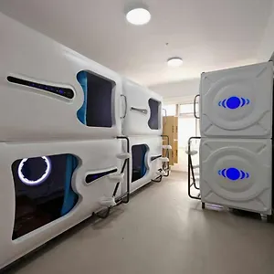  Hostel Space Capsule